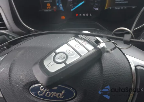2019 Ford Fusion Hybrid Titanium z USA, uszkodzony, nr VIN 3FA6P0RU0KR157421